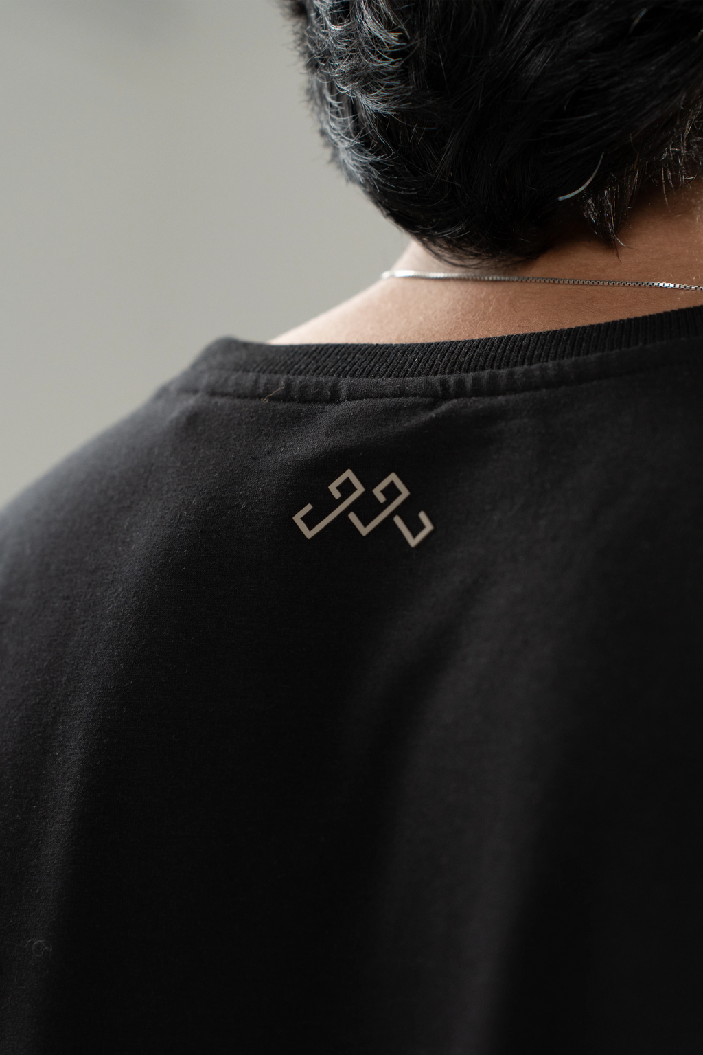 Noir Core Tee